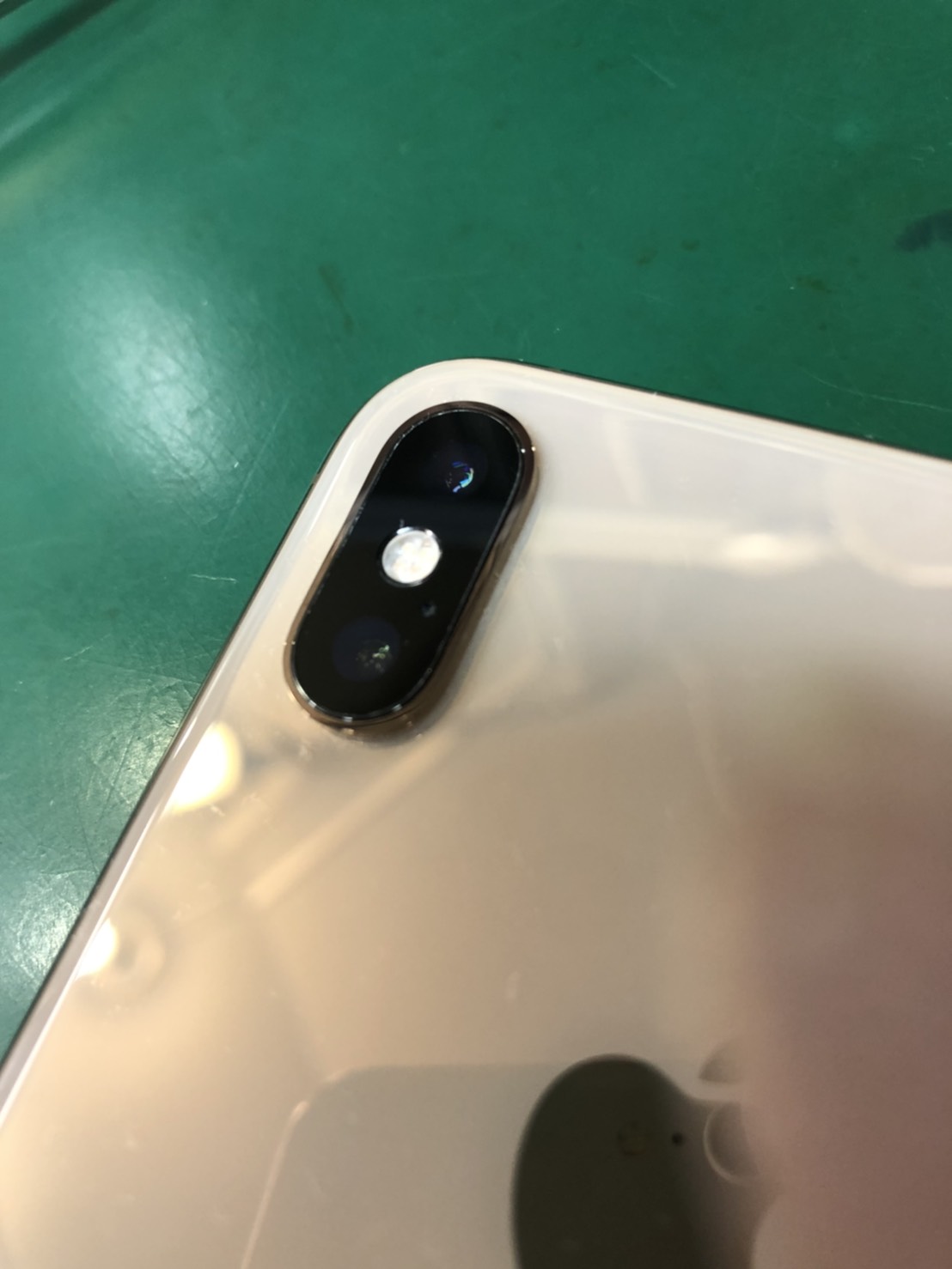 iPhoneXSアウトカメラレンズ修理（イオンせんげん台店）